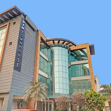 Townhouse 1150 Hotel Dayal Palace Chinhat Ngoại thất bức ảnh