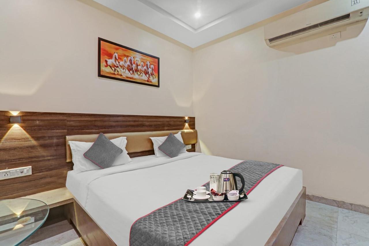 Townhouse 1150 Hotel Dayal Palace Chinhat Ngoại thất bức ảnh