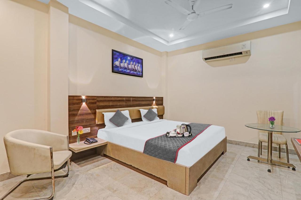Townhouse 1150 Hotel Dayal Palace Chinhat Ngoại thất bức ảnh