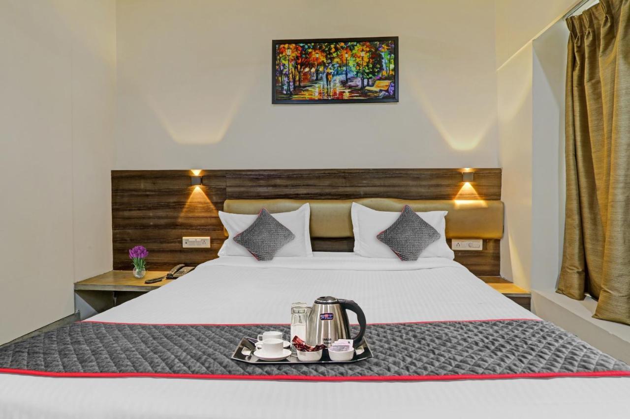 Townhouse 1150 Hotel Dayal Palace Chinhat Ngoại thất bức ảnh
