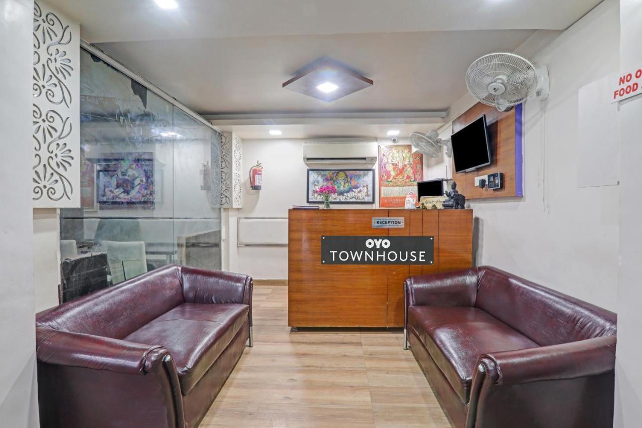 Townhouse 1150 Hotel Dayal Palace Chinhat Ngoại thất bức ảnh